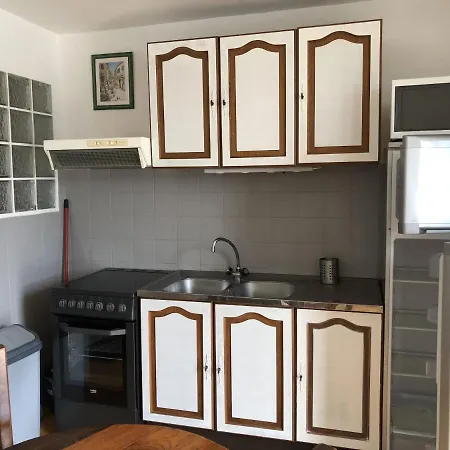 F2 Meuble Au Bord Du Lac Du Laouzas *